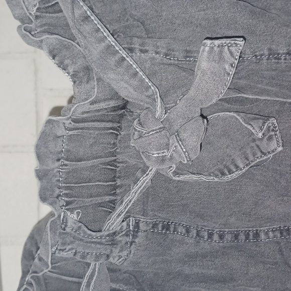 Time and Tru Grey Shorts Size L - Picture 2 of 4